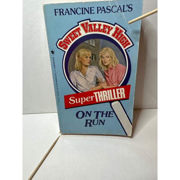 Sweet Valley High Super Thriller First Edition First Print Book On The Run - Picture 2 of 8